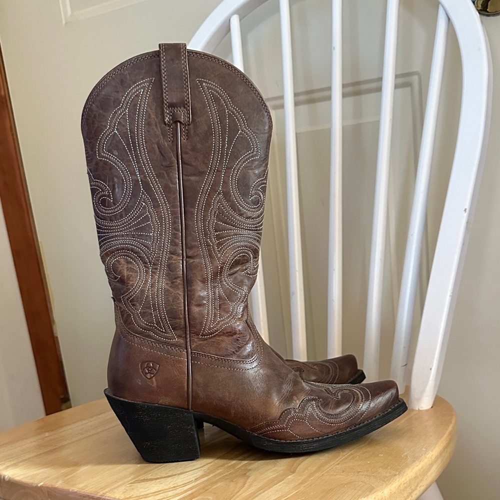 Ariat Brown Distressed Western Cowboy Boots, size 6.5 B